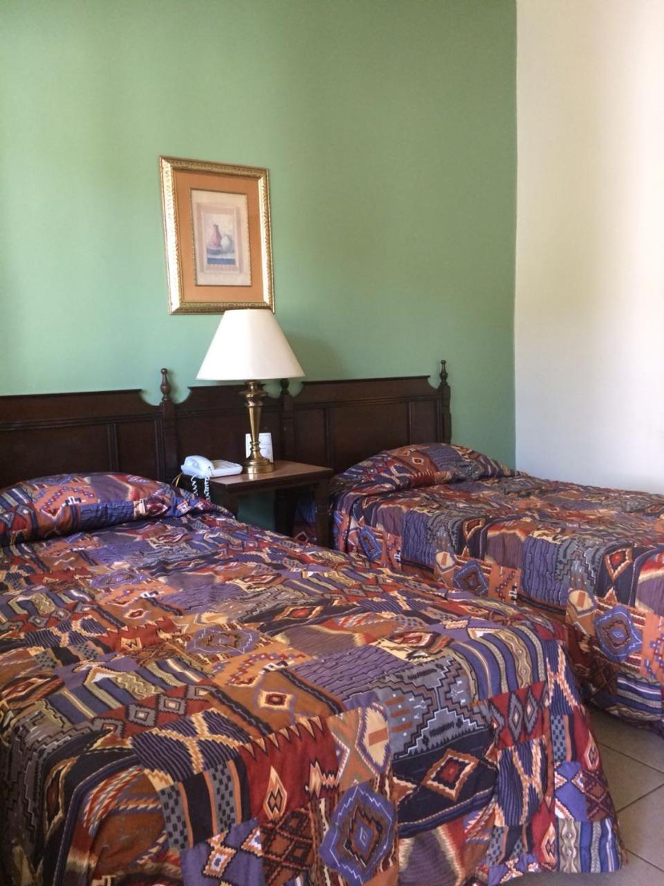 Hotel El Dorado Sabinas エクステリア 写真