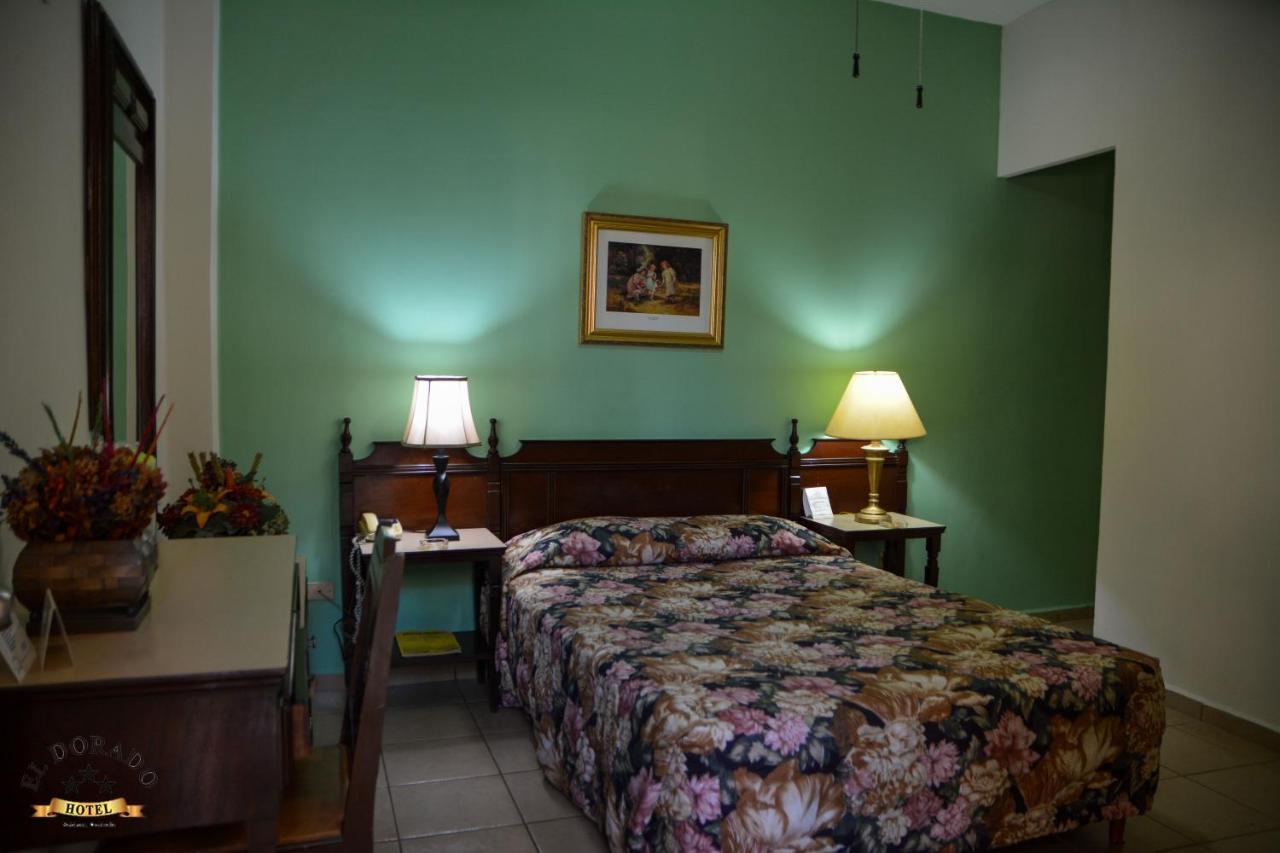 Hotel El Dorado Sabinas エクステリア 写真
